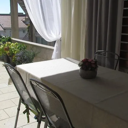 Dobre Apartment Makarska